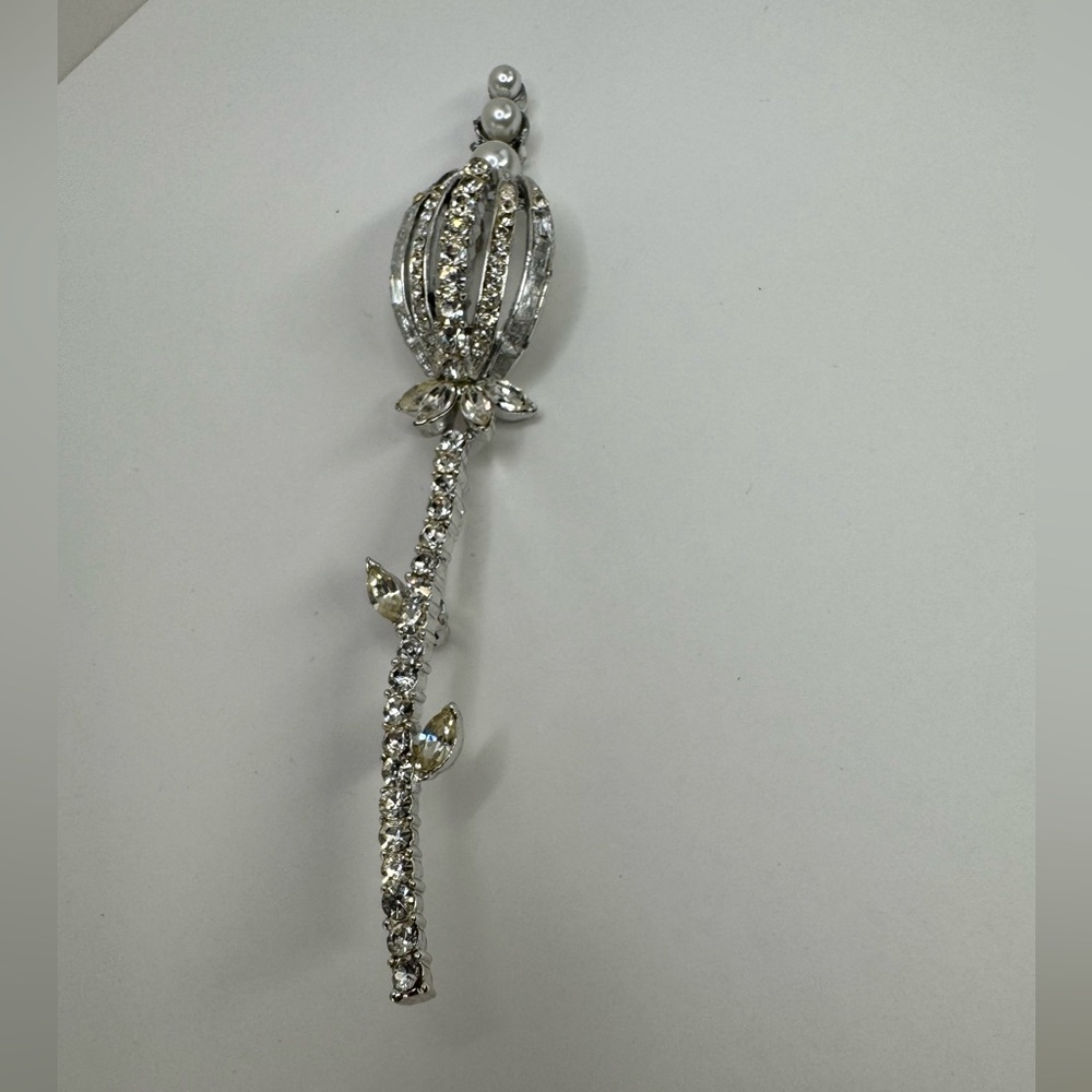 Coro Pegasus Vtg Thistle brooch
